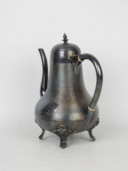 Quadripod silver teapot 925/1000° with guilloché...