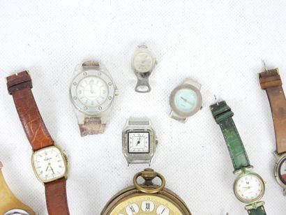 LOT DE MONTRES BRACELET dont Le Griffon,...