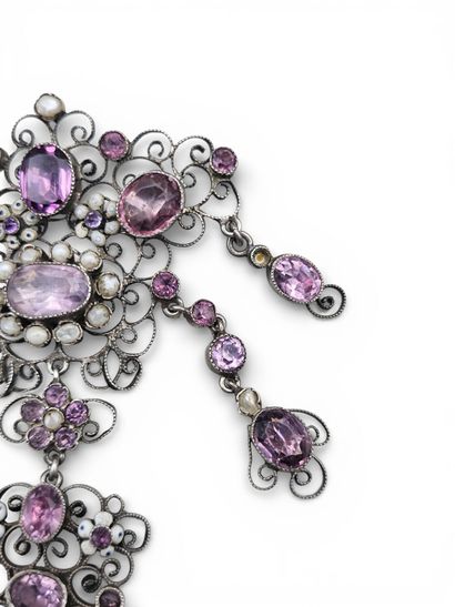 Openwork silver spindle decorated with Rhinestones...