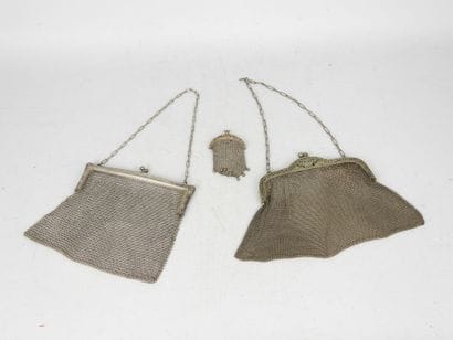 Two BOURSES à maille in low-titanium silver....