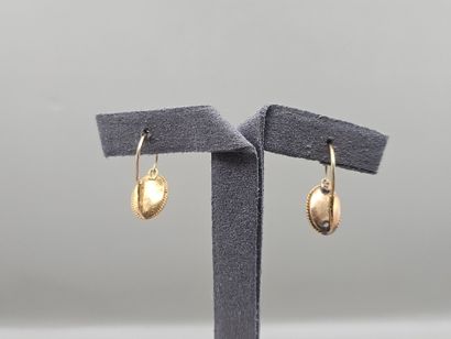 Paire de DORMEUSES en or jaune 750 millièmes,...