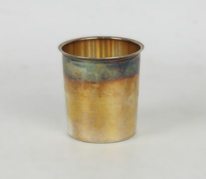 TIMBALE en argent 925/1000° à décor d'un...