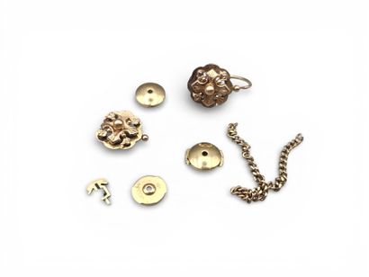 LOT DE BIJOUX en or 750 millièmes comprenant...