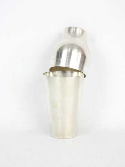 CHRISTOFLE. Shaker en métal argenté. H.24...