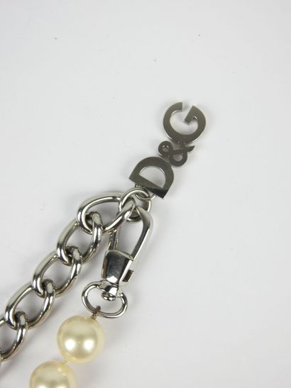 DOLCE GABBANA. Collier de perles fantaisie...