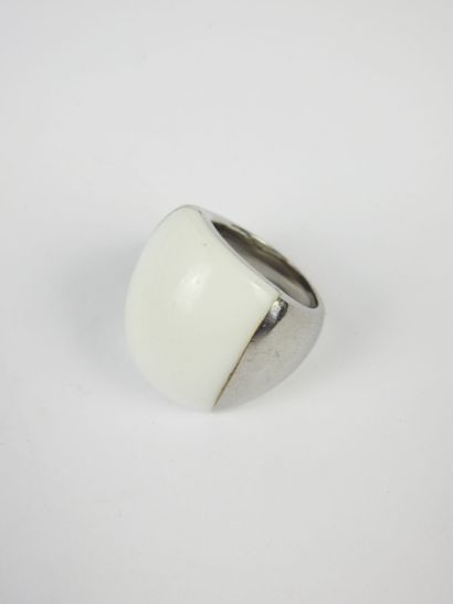 BIJOUX FANTAISIE. Lot de cinq bagues en argent...