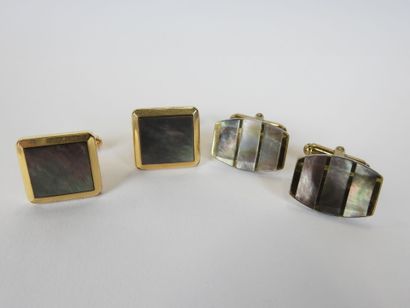 BIJOUX FANTAISIE. Lot comprenant 3 pinces...