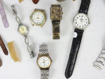 LOT DE MONTRES BRACELET dont Le Griffon,...