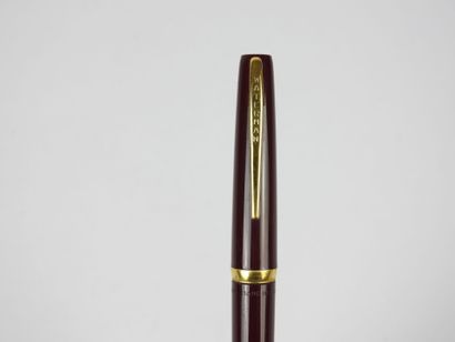 WATERMAN. Stylo à plume avec plume or 750/1000°....