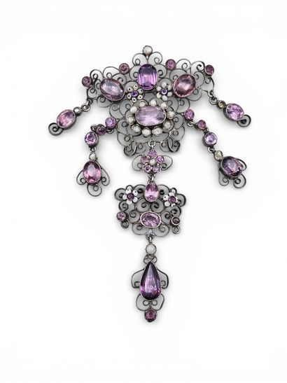 Openwork silver spindle decorated with Rhinestones...