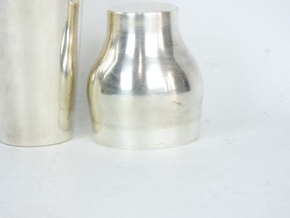 CHRISTOFLE. Shaker en métal argenté. H.24...