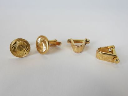 BIJOUX FANTAISIE. Lot comprenant 3 pinces...