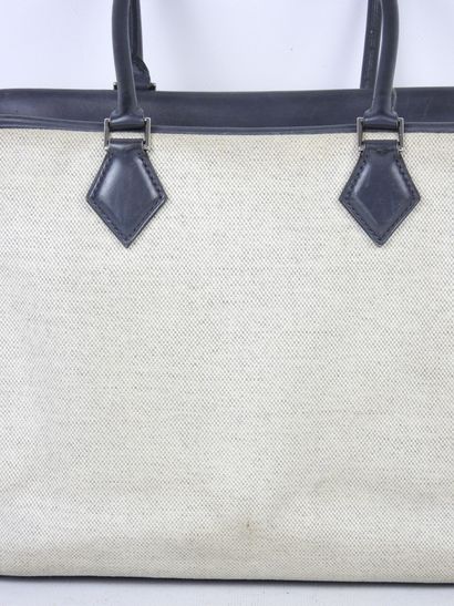 HERMES - Paris. Handbag in feather canvas...