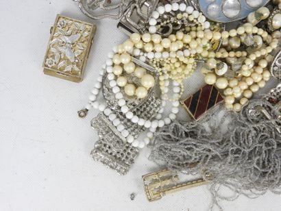 BIJOUX FANTAISIE. Lot comprenant bijoux métal,...