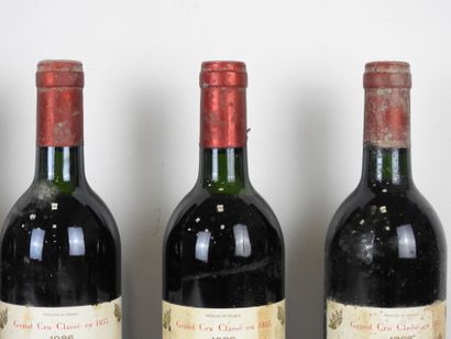 12 bouteilles : 11 bouteilles Chateau Branaire...