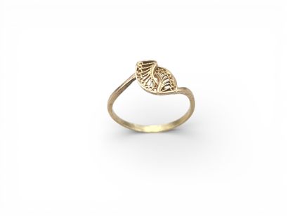 BAGUE mouvementée en or jaune 750 millièmes...