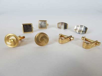 BIJOUX FANTAISIE. Lot comprenant 3 pinces...