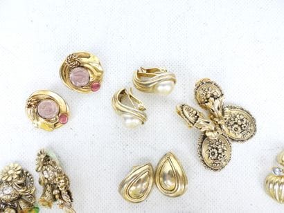 COSTUME JEWELRY. Ten pairs of ear clips....