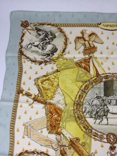 HERMES - Paris. Carré de soie modèle Napoléon,...