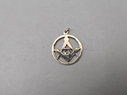 MÉDAILLE circulaire maçonnique en or jaune...