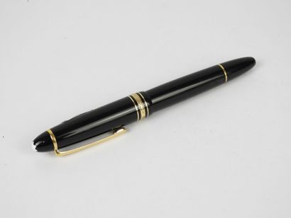 MONTBLANC. Meisterstück fountain pen. Wear...