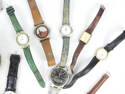 LOT DE MONTRES BRACELET dont Le Griffon,...