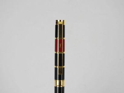 YVES SAINT LAURENT - Paris. Stylo plume en...