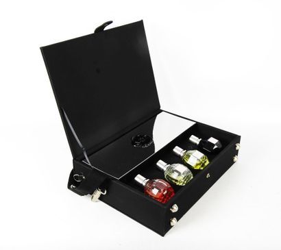 VIKTOR AND ROLF. Coffret de présentation...