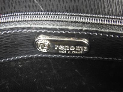 RENOMA - Paris. Black grained leather shoulder...