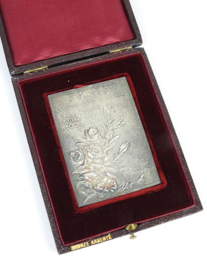 Oscar ROTY : Plaquette de table en bronze...