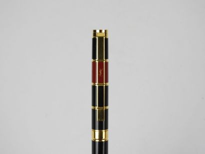 YVES SAINT LAURENT - Paris. Stylo plume en...