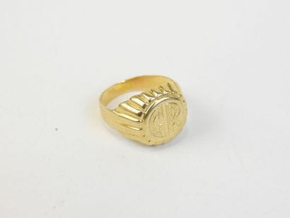 Lady's CHEVALIERE in yellow gold 750/1000°....