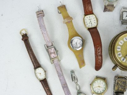 LOT DE MONTRES BRACELET dont Le Griffon,...
