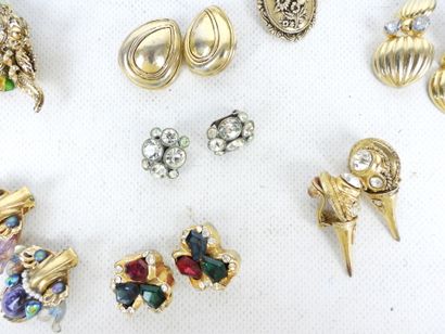 COSTUME JEWELRY. Ten pairs of ear clips....