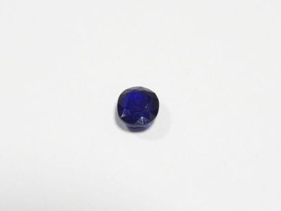 SAPHIR sur feuille. 4,67 ct (traité).