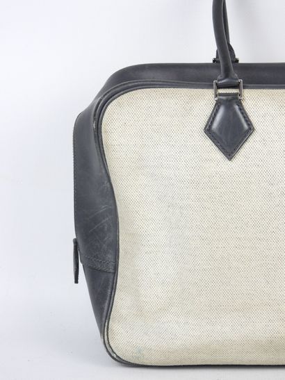 HERMES - Paris. Handbag in feather canvas...