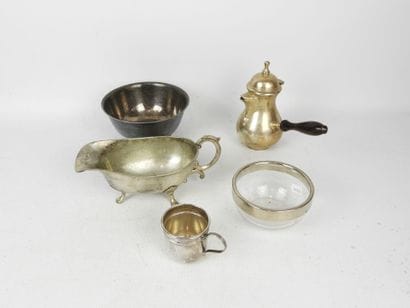 LOT in SILVER METAL including sauceboat,...
