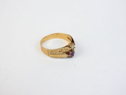BAGUE en or jaune 750/1000° et pierres de...