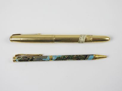 PARKER. Stylo plume avec plume en or 14k....
