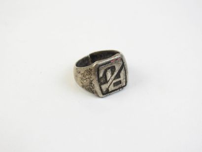 MONTRE de col en argent 925/1000°. Poids...