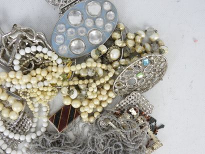 BIJOUX FANTAISIE. Lot comprenant bijoux métal,...