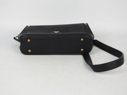 GUESS. Black grained leather shoulder bag....