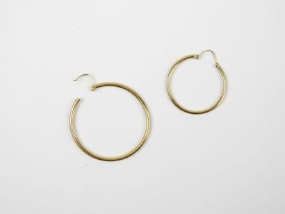 COSTUME JEWELRY. Set includes ring, chains,...