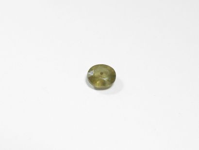 SAPHIR sur feuille. 4,65 ct (traité).