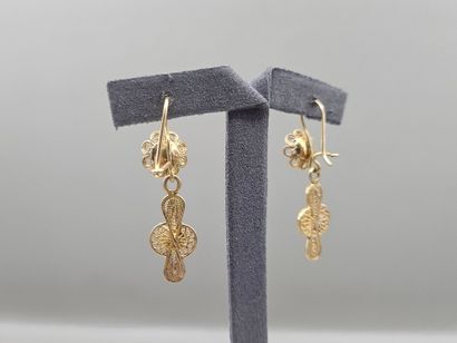 Paire de PENDANTS D'OREILLE en or jaune 750...