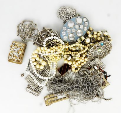 BIJOUX FANTAISIE. Lot comprenant bijoux métal,...