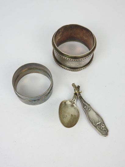LOT en argent 925/1000° comprenant deux ronds...