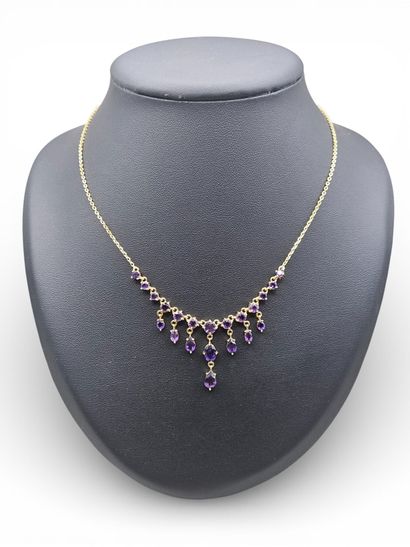 Collier en argent doré 925 millièmes orné...