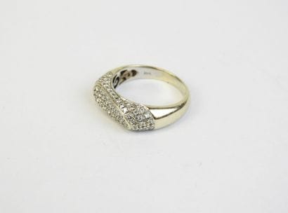 RING in yellow gold 750/1000° set with pavé-cut...