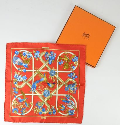 HERMES - Paris. Petit carré de soie modèle...